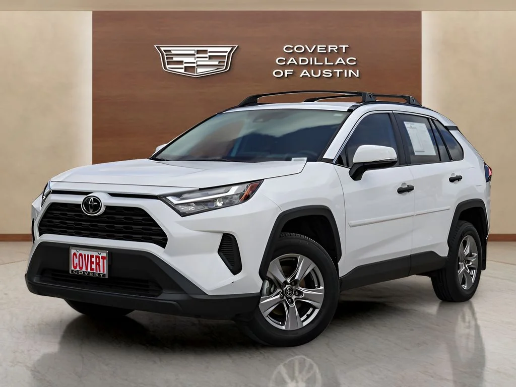 Used 2025 White Toyota XLE image 1