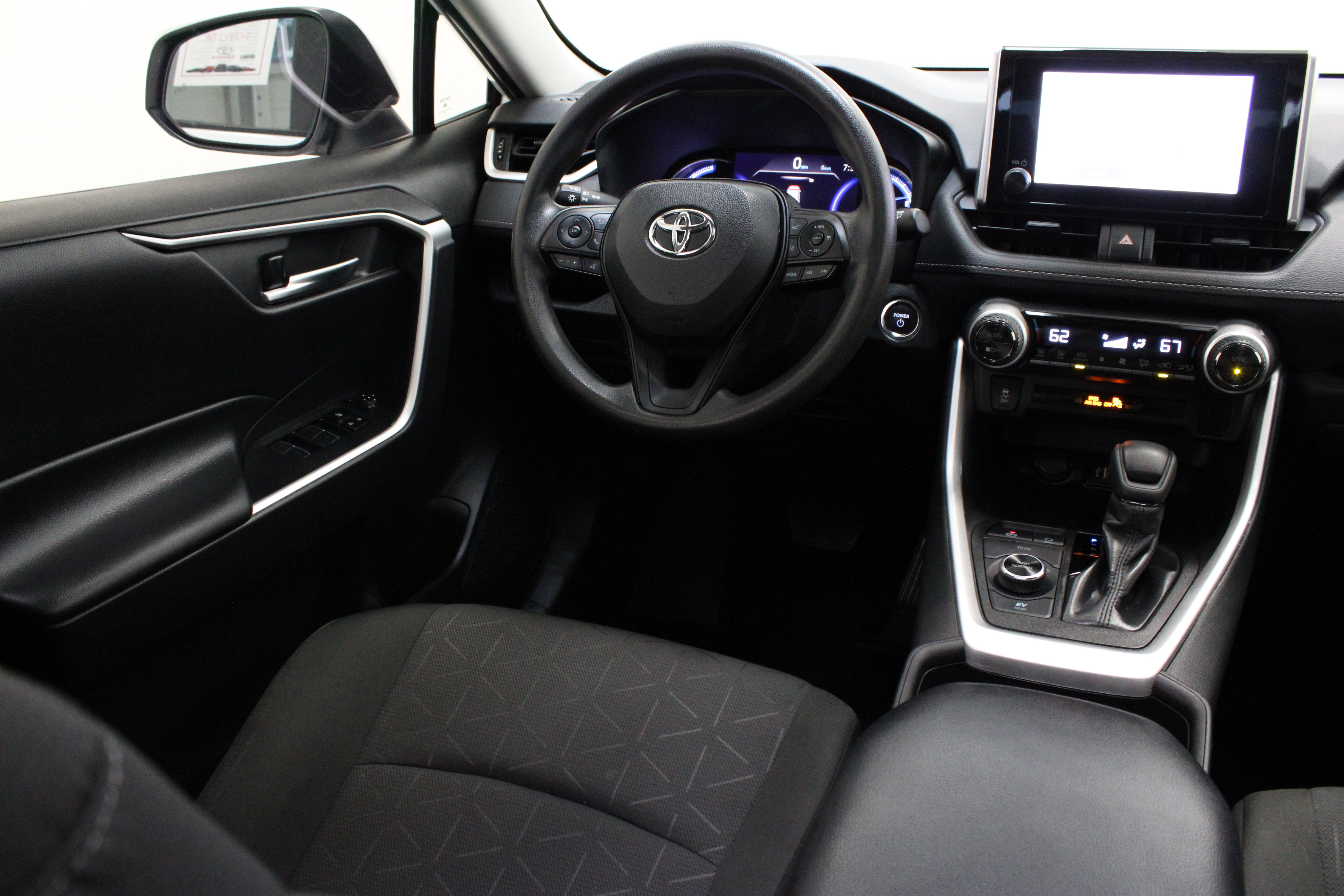 Used 2024 Ice Cap Toyota Hybrid XLE 2.5L image 30