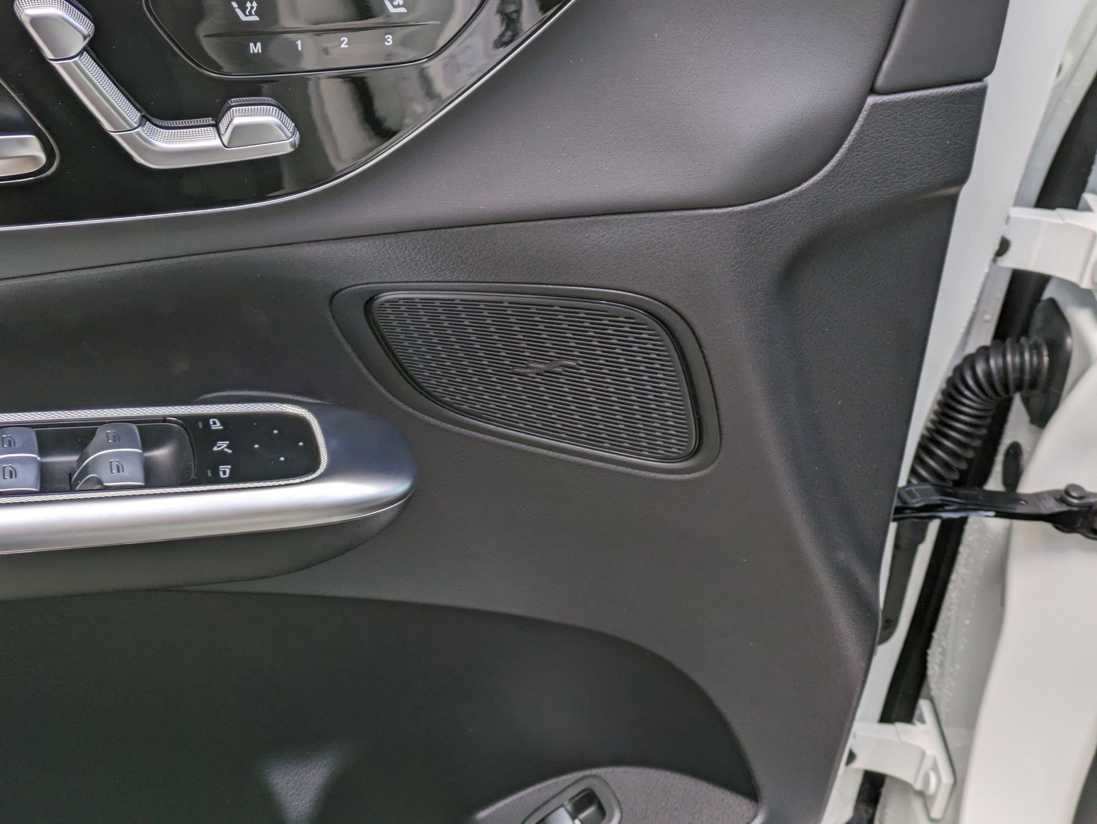 2025 Mercedes-Benz GLC AMG GLC43 - Photo 11
