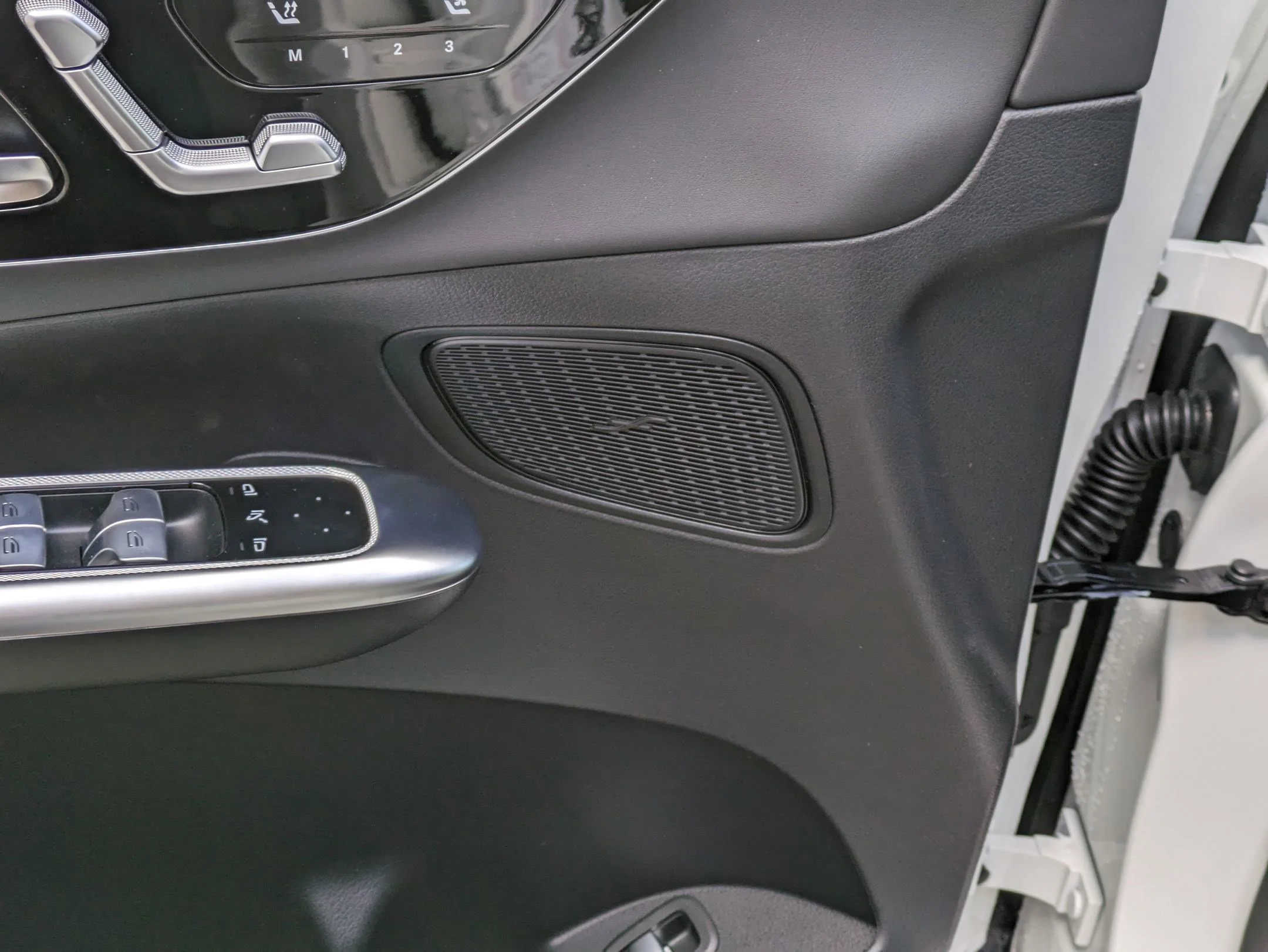 2025 Mercedes-Benz GLC AMG GLC43 - Photo 11