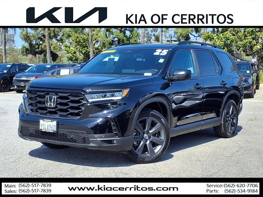 2025 Honda Pilot Sport 2WD's photo