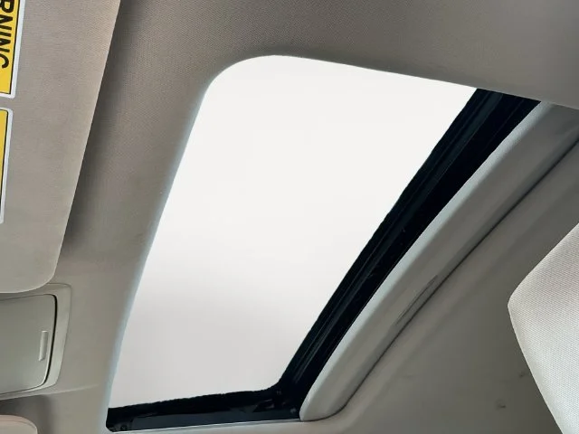 Used 2017  Honda EX image 12