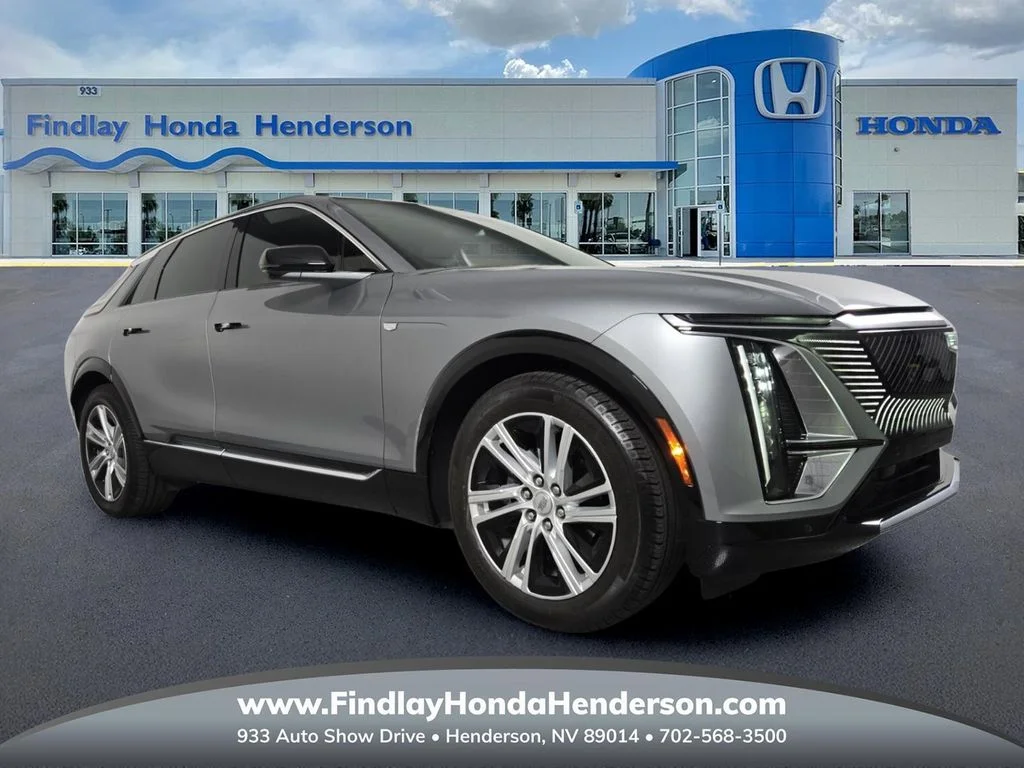 2024 Cadillac LYRIQ Tech | CarEdge | CarEdge