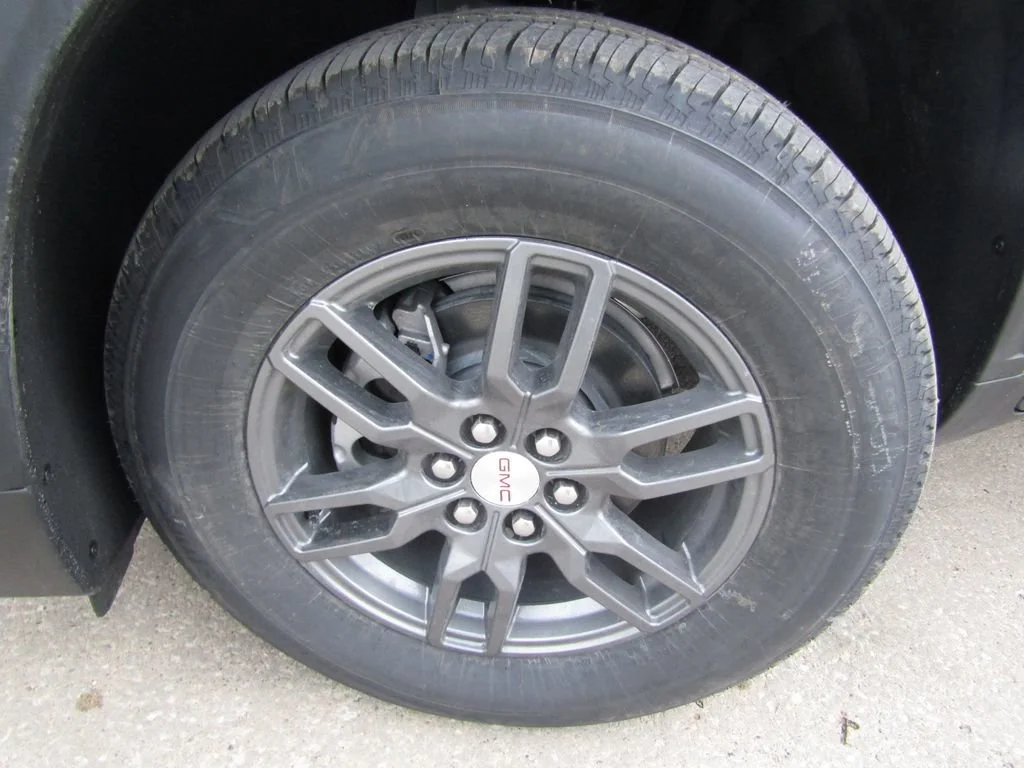 New 2026 Summit White GMC Elevation image 34