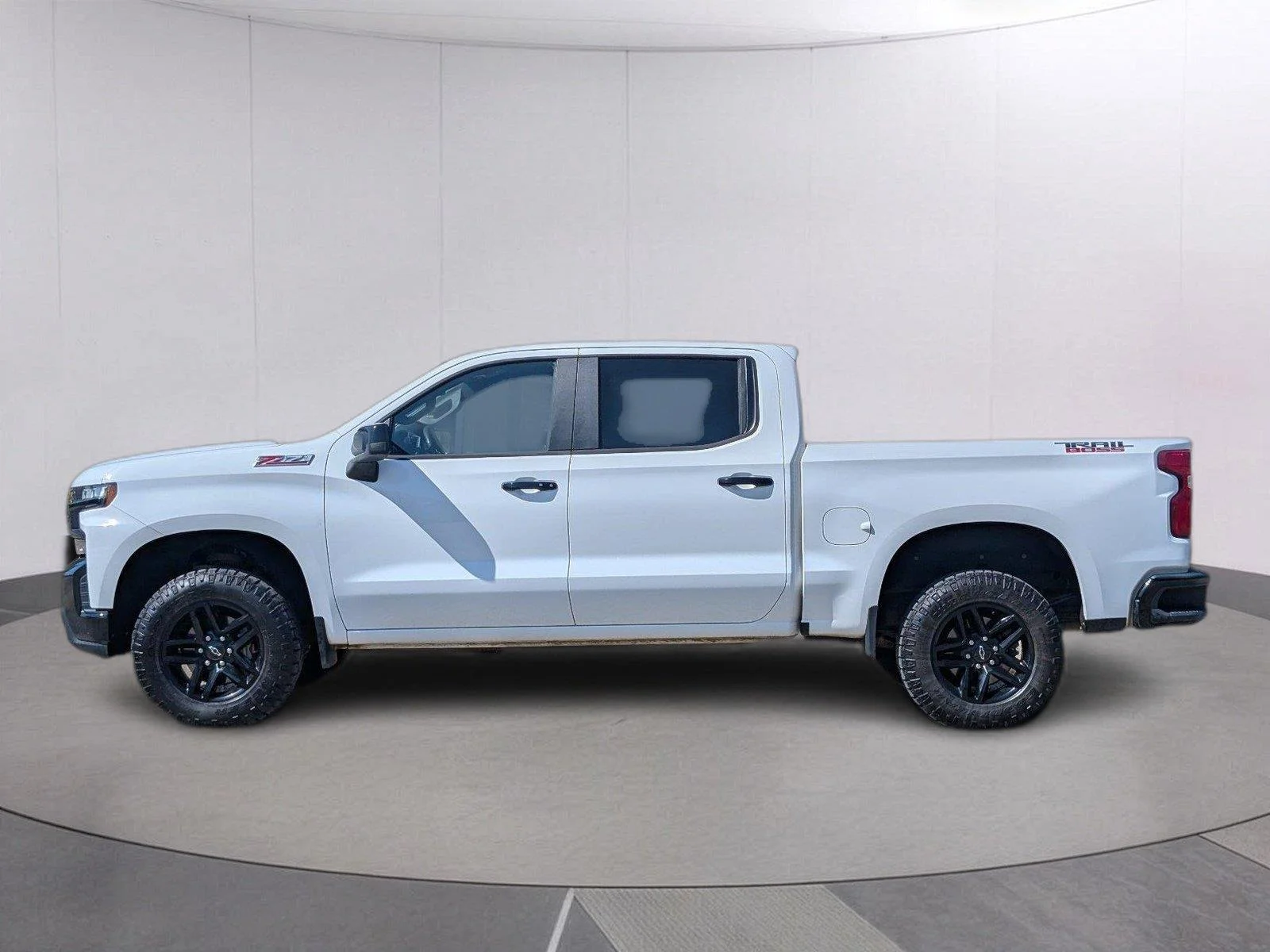 Used 2020 SUMMIT WHITE Chevrolet LT Trail Boss image 2