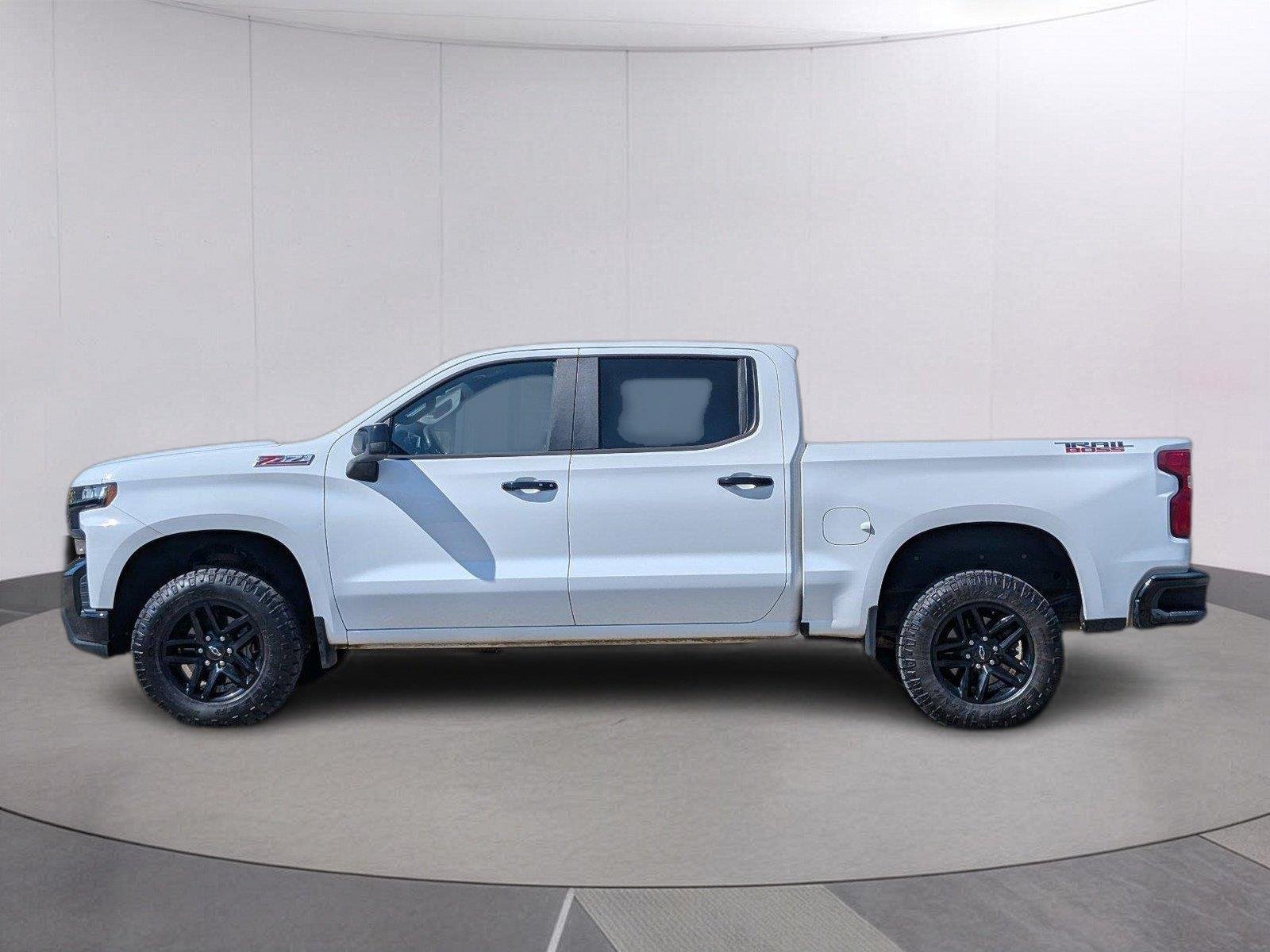 Used 2020 SUMMIT WHITE Chevrolet LT Trail Boss image 2