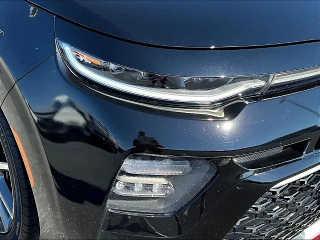 Used 2022 Black Kia Turbo image 39