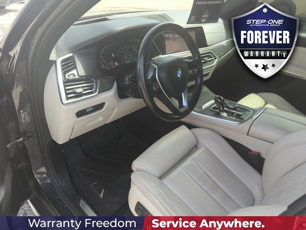 Used 2019 Gray BMW xDrive40i image 12