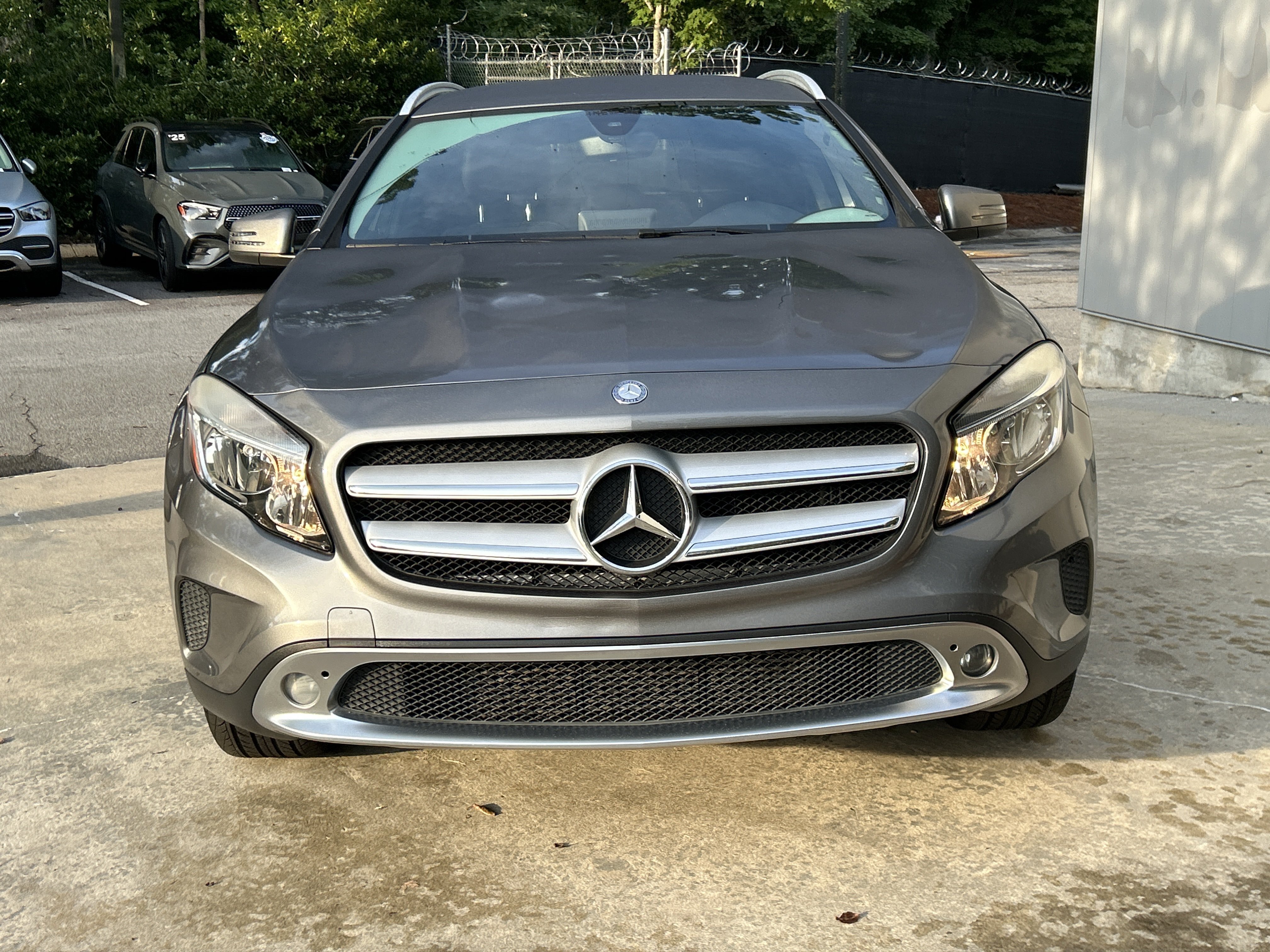 Used 2016 Mountain Gray Metallic Mercedes-Benz GLA 250 SUV image 3