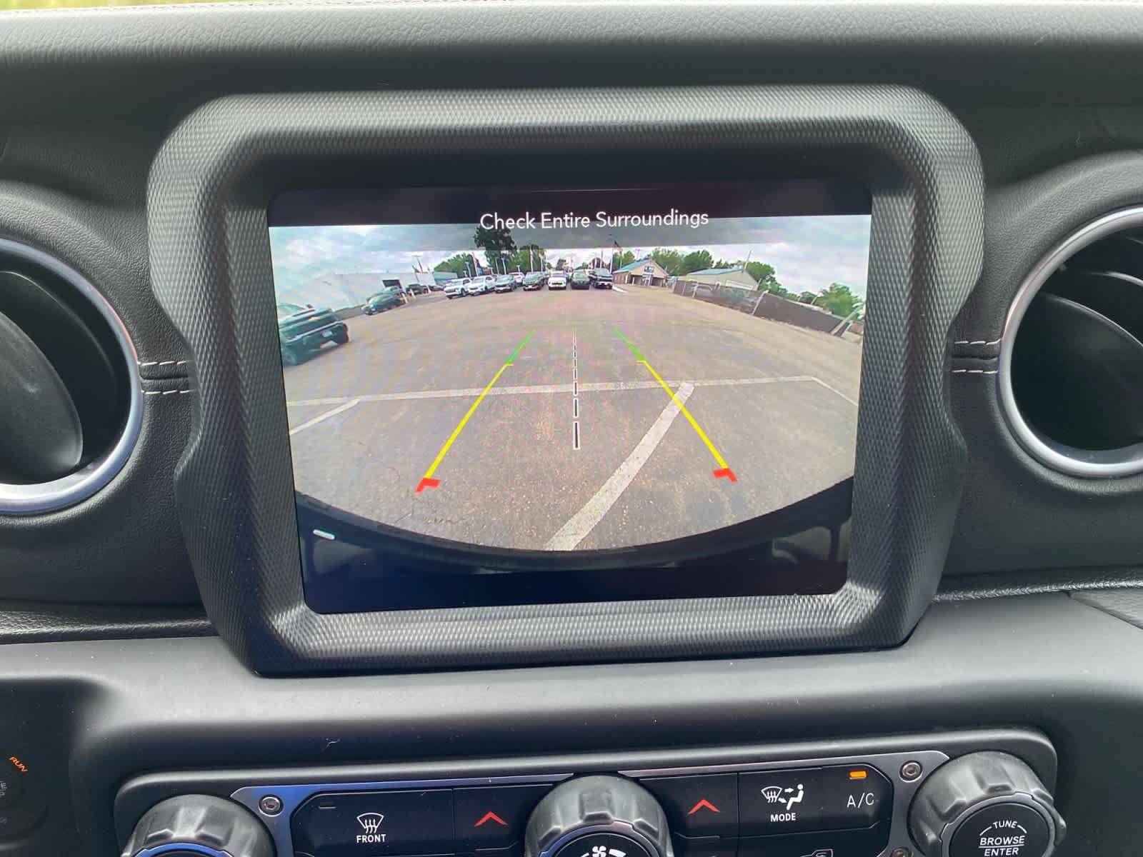Used 2023 Punkn Metallic Clearcoat Jeep Sahara image 38