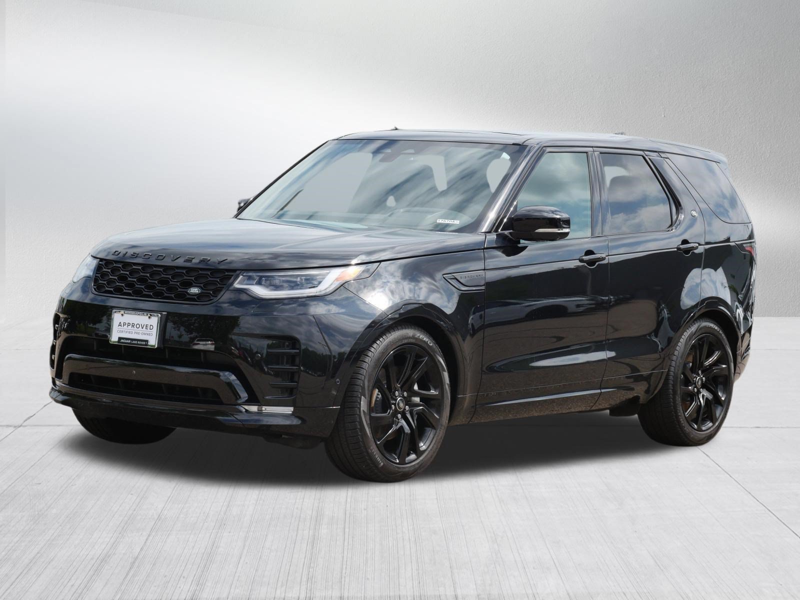 Certified Used 2025 Santorini Black Metallic Land Rover Dynamic SE image 1