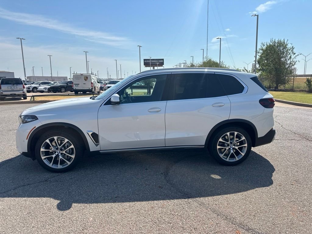 Used 2024 White BMW xDrive40i image 2