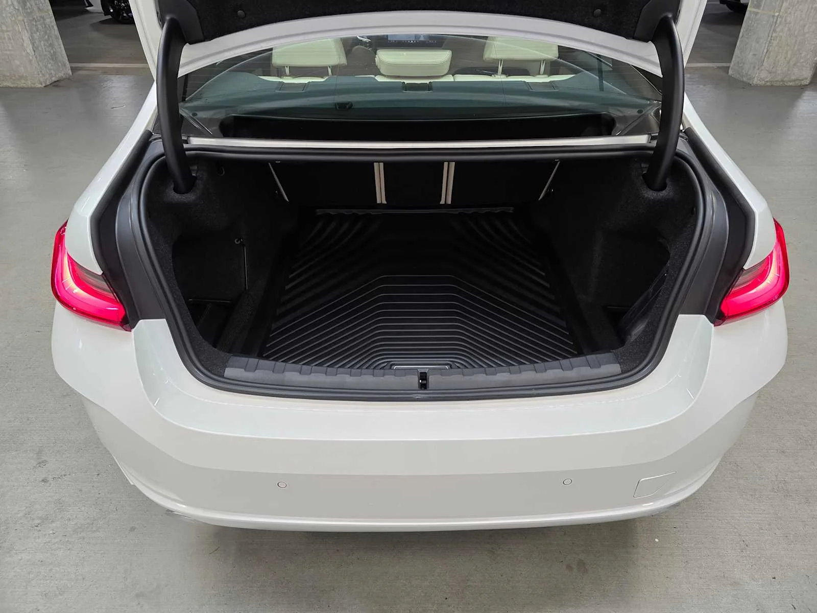New 2026 Alpine White BMW NA xDrive image 35