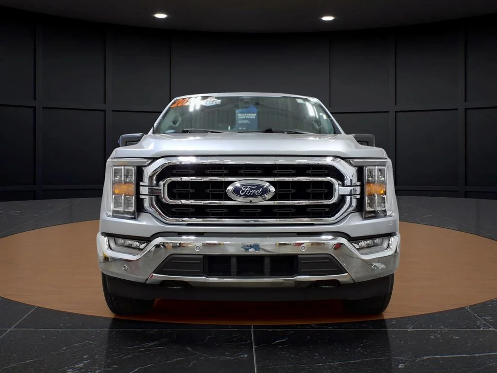 Certified Used 2022 Silver Ford XLT image 2
