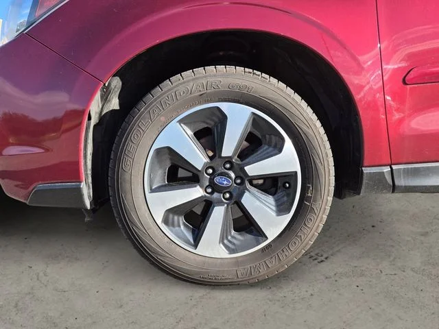 Used 2018 Venetian Red Pearl Subaru 2.5i Premium image 9