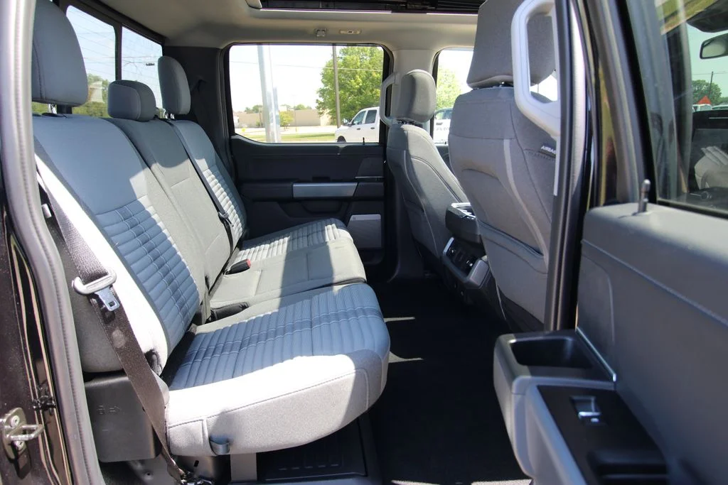 Used 2024  Ford XLT image 10