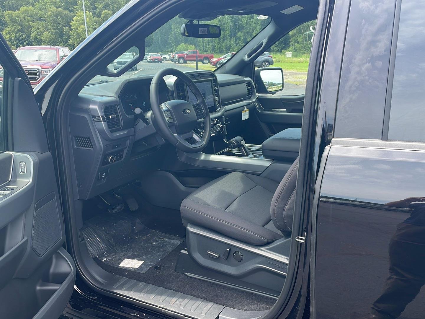 New 2026 Agate Black Metallic Ford XLT image 12