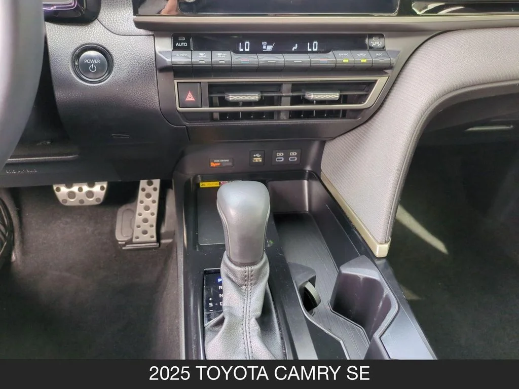 Used 2025  Toyota SE image 23