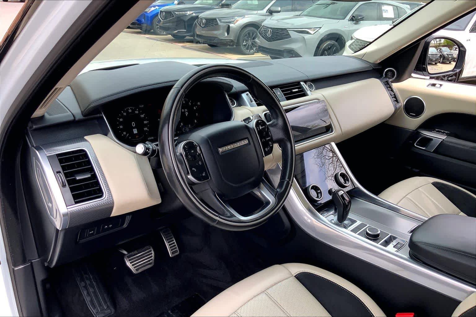 Used 2019 Meribel White Pearl Land Rover Dynamic image 18