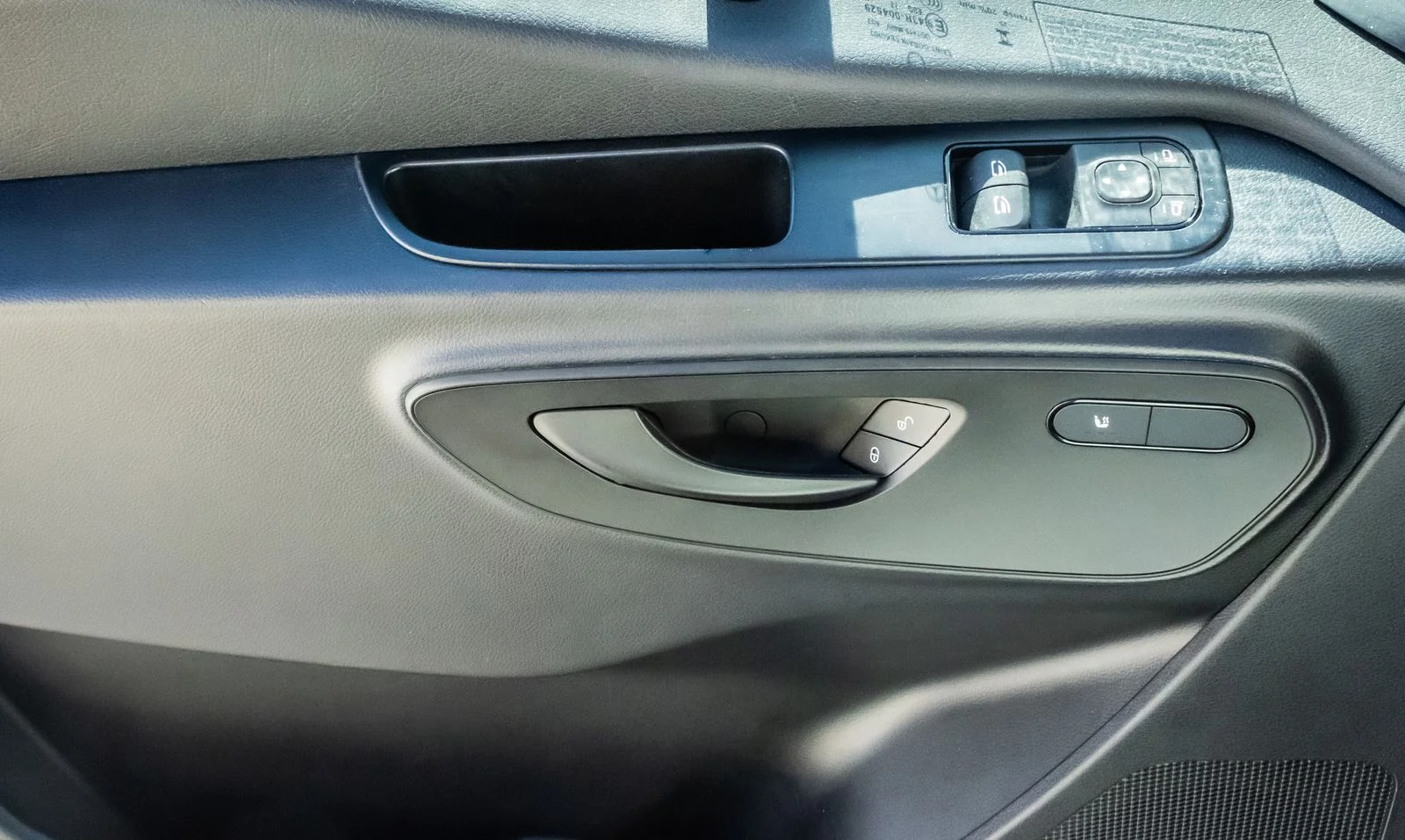Used 2025  Mercedes-Benz Passenger 170 WB image 22