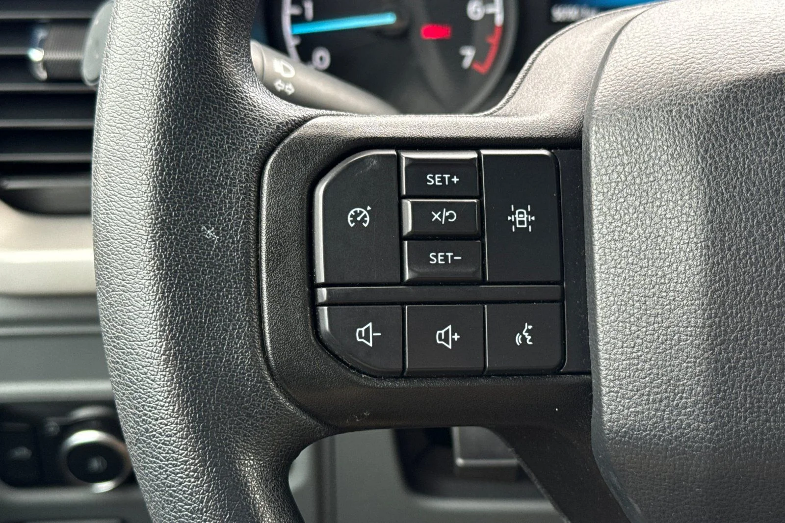 2023 Ford F-150 XLT - Photo 18