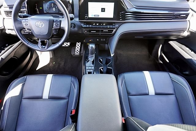 Used 2025 White Toyota SE image 19