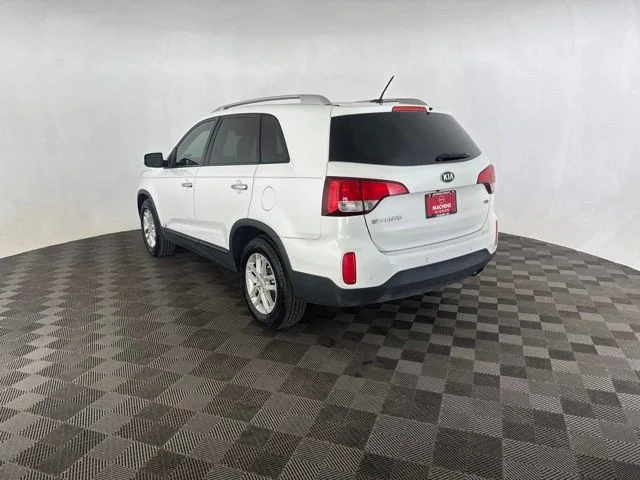 Used 2015 White Kia LX image 7