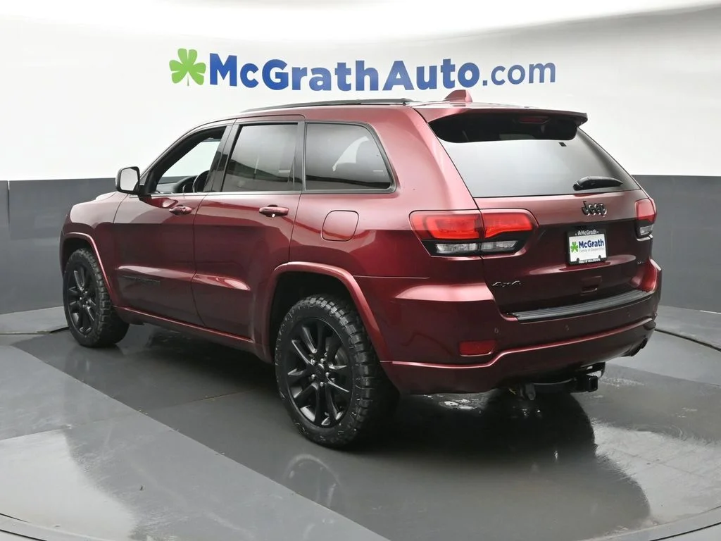 Used 2018 Red Jeep Altitude image 25