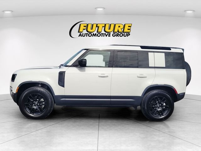 Used 2025 White Land Rover S image 6