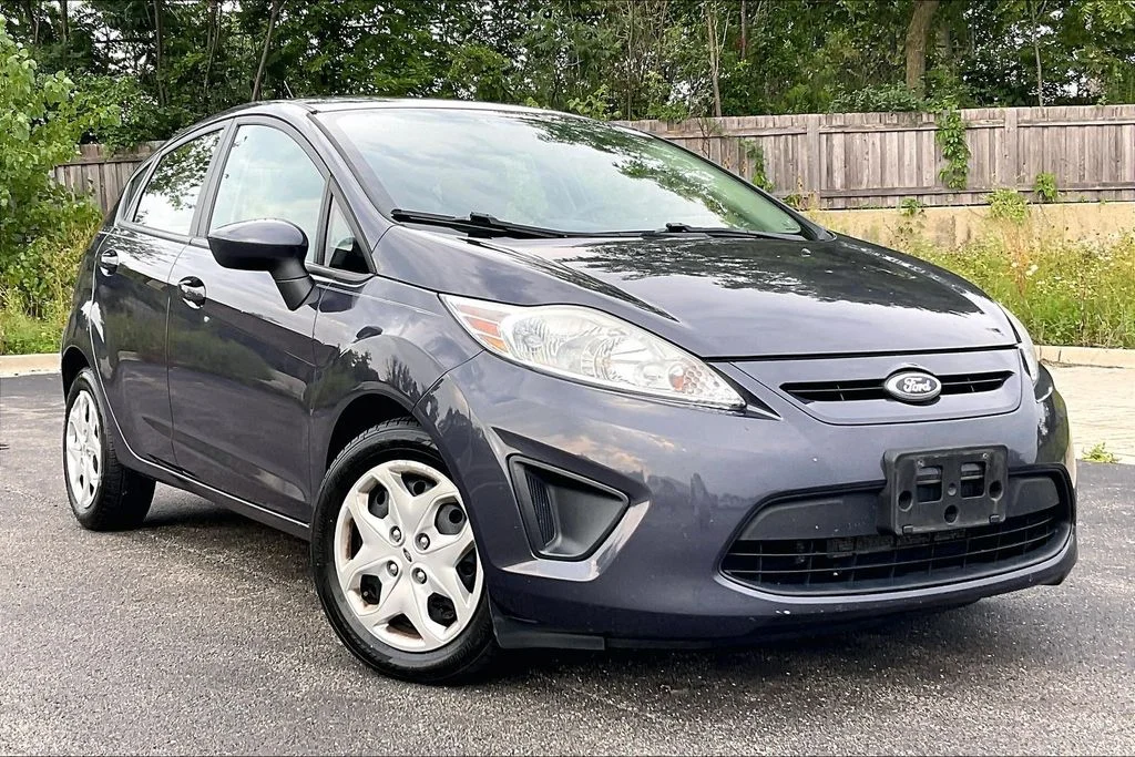 Used 2013 Purple Ford S image 27