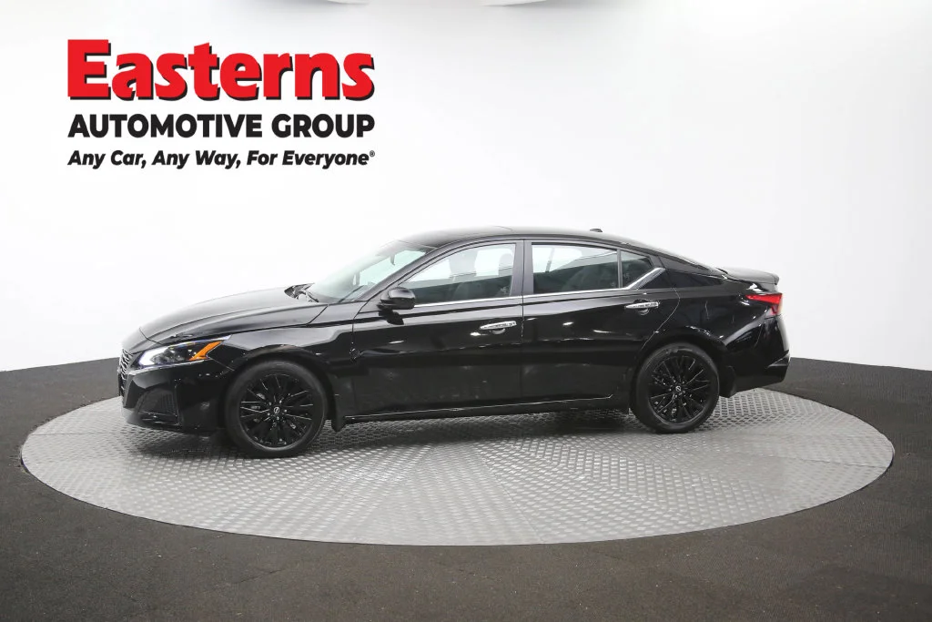 Used 2025 Black Nissan 2.5 SV image 60