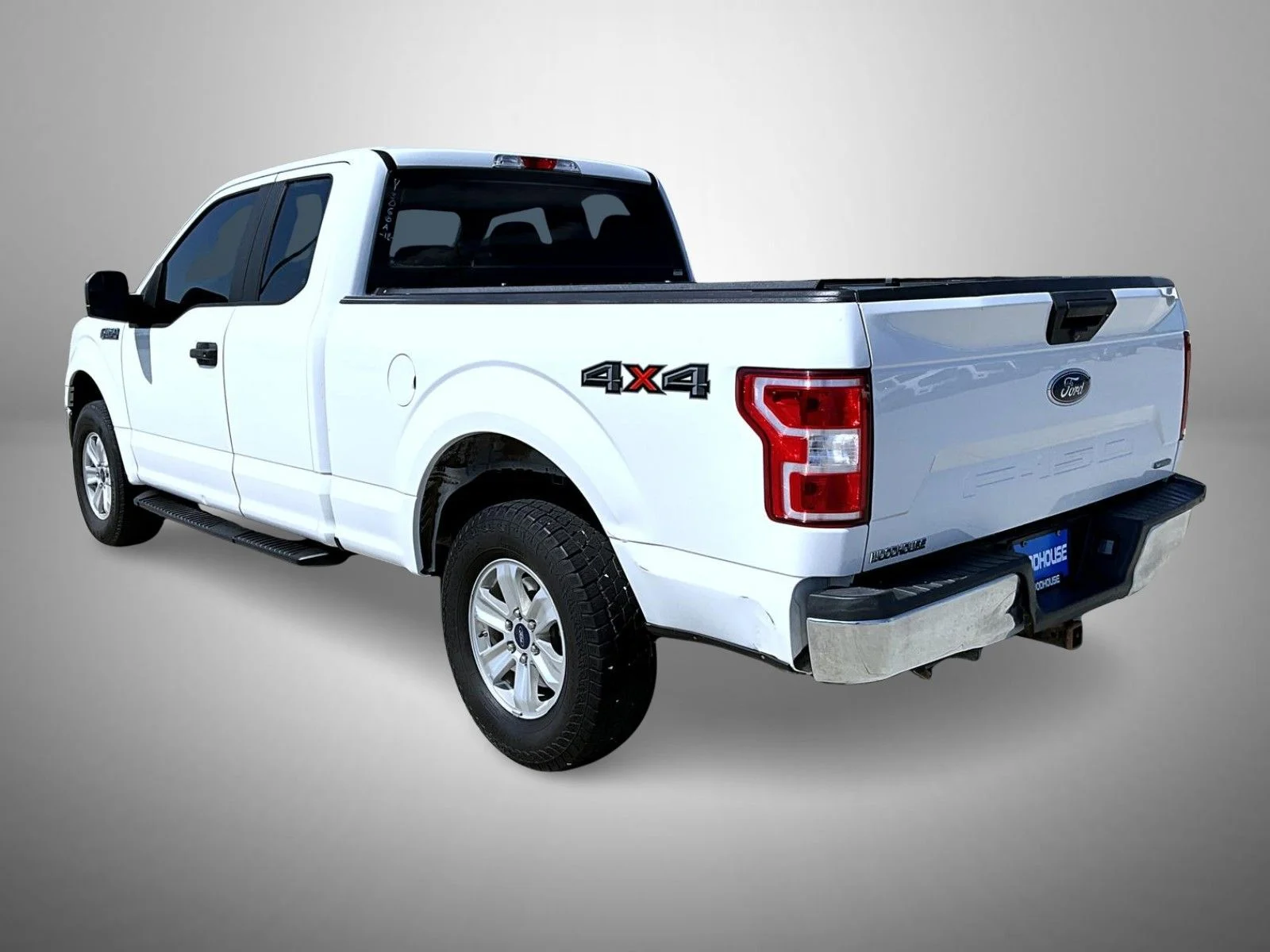 Used 2018 White Ford XL image 7