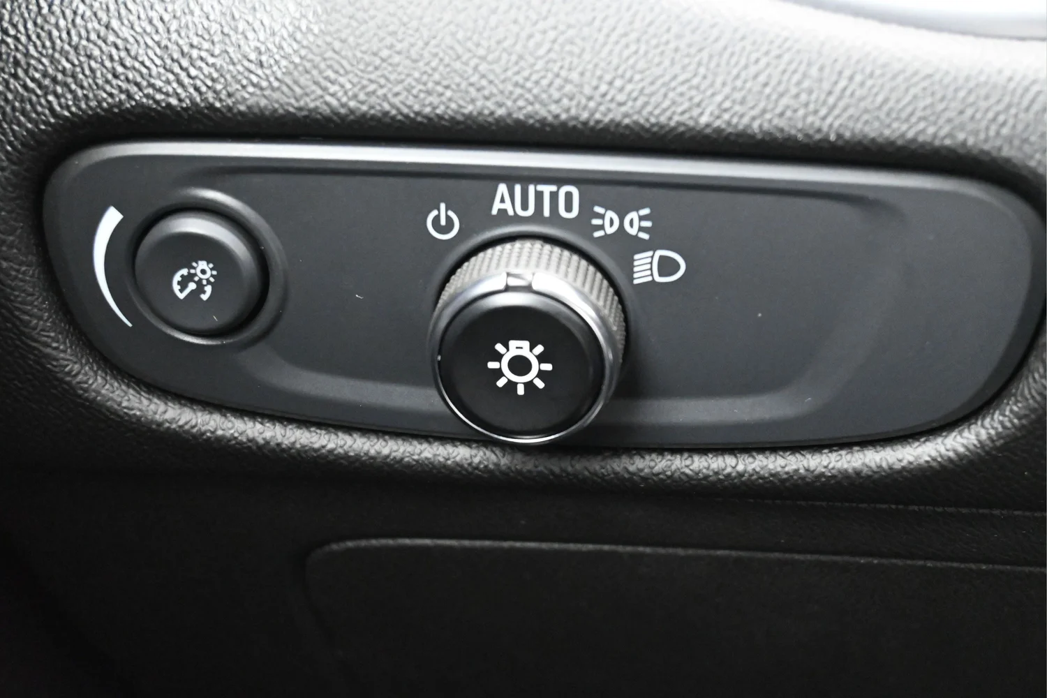 Used 2025 Gray Chevrolet LT image 16