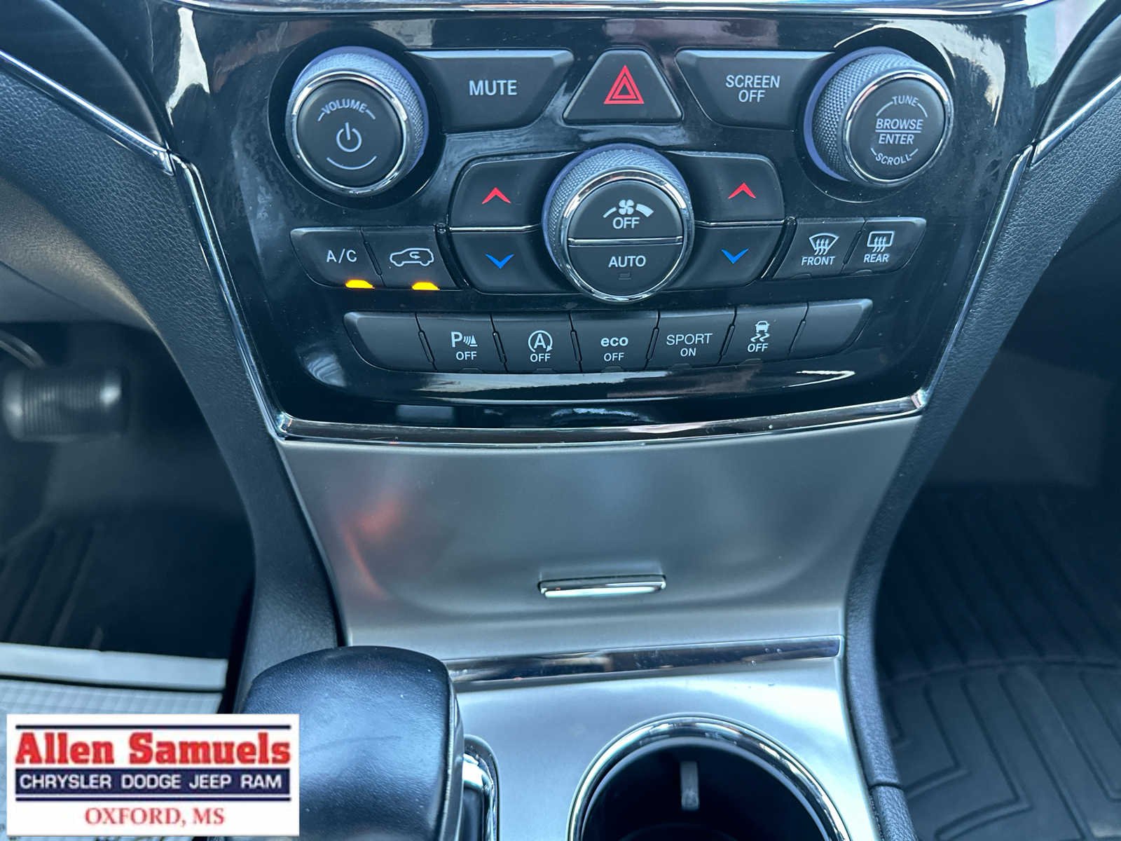 Used 2022 Bright White Clearcoat Jeep Limited image 30