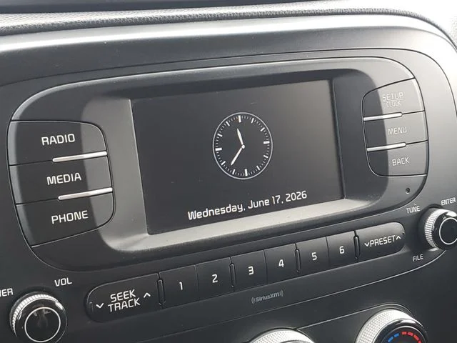 Used 2018 Green Kia Base image 24
