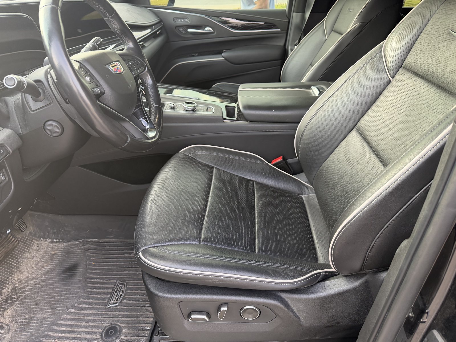 Used 2021 Black Cadillac Sport image 5