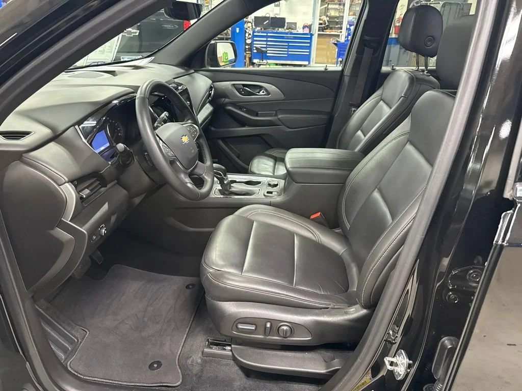 Used 2023 MOSAIC BLACK METALLIC Chevrolet LT Leather image 11