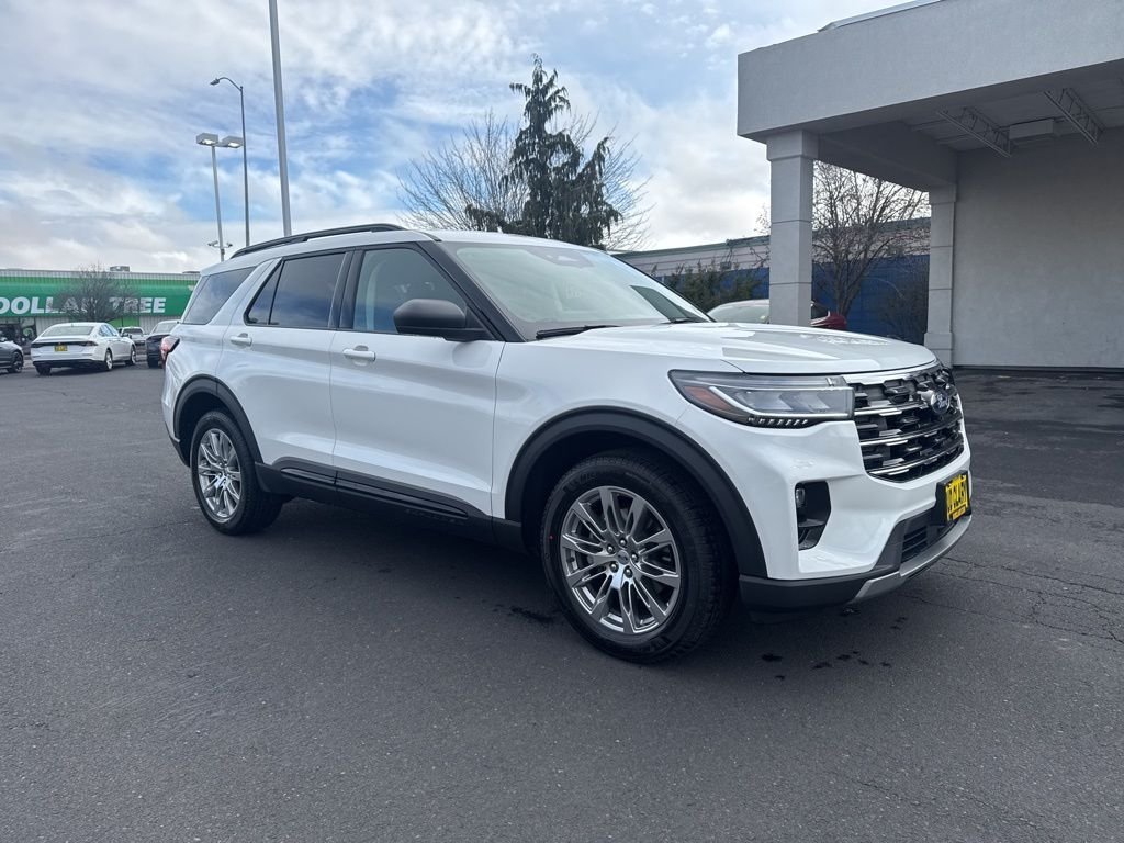 New 2026 Star White Metallic Tri-Coat Ford Active image 8