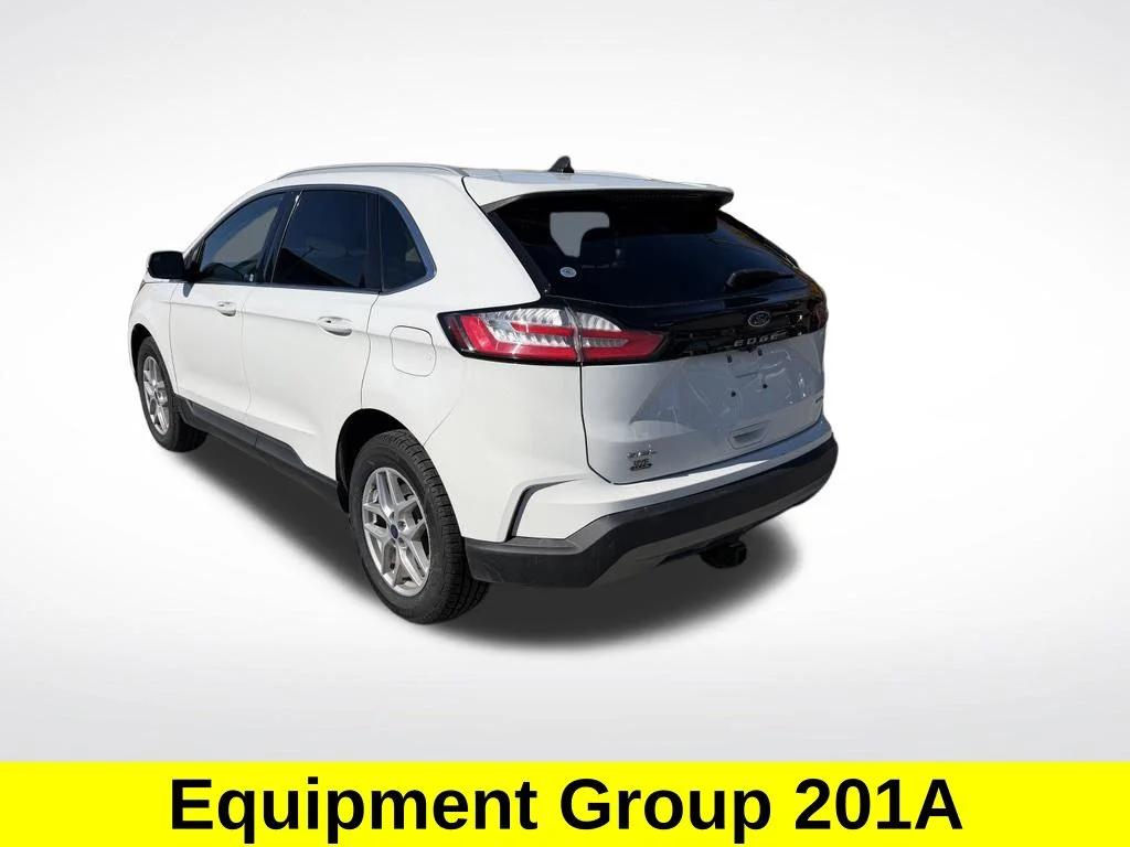Used 2023 White Ford SEL image 3