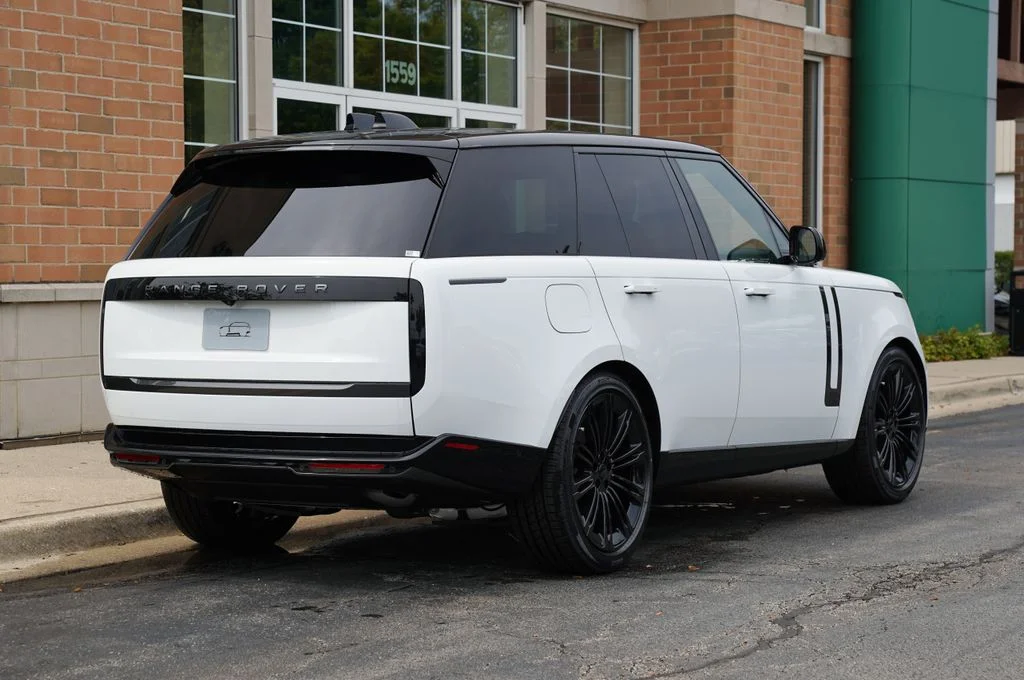 New 2026 Fuji White Land Rover SE image 6