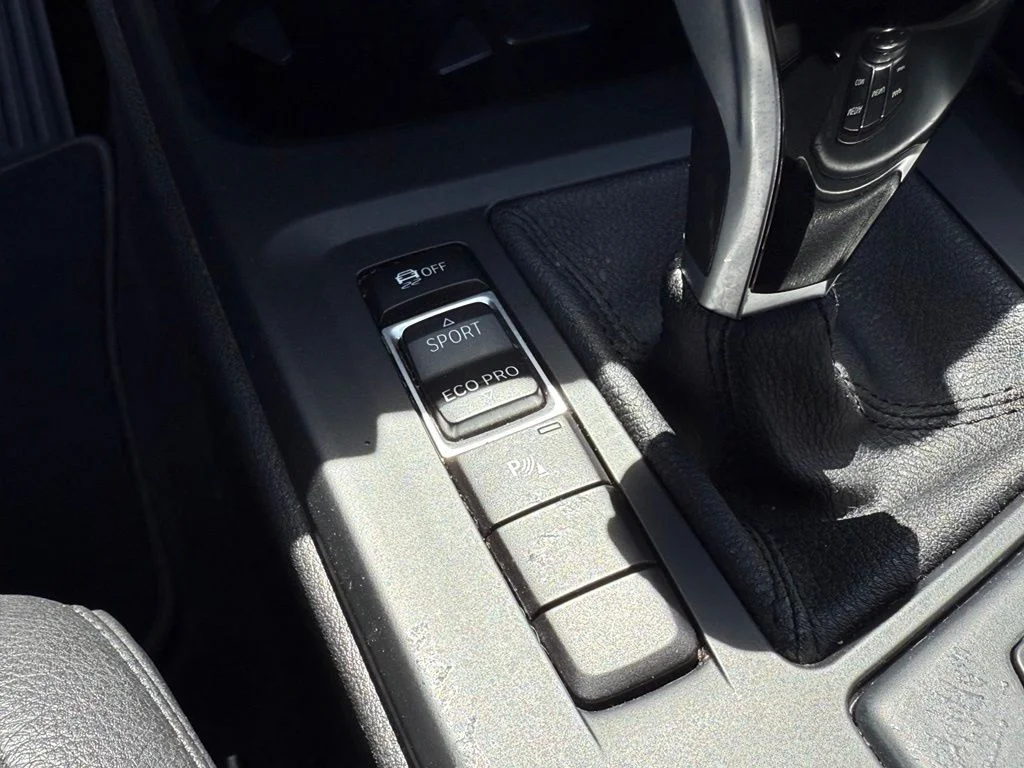 Used 2020 Black BMW sDrive28i image 29
