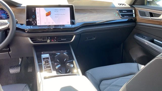 2026 Volkswagen Atlas SE w/Tech - Photo 10