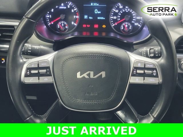 Used 2022 Black Kia S image 25