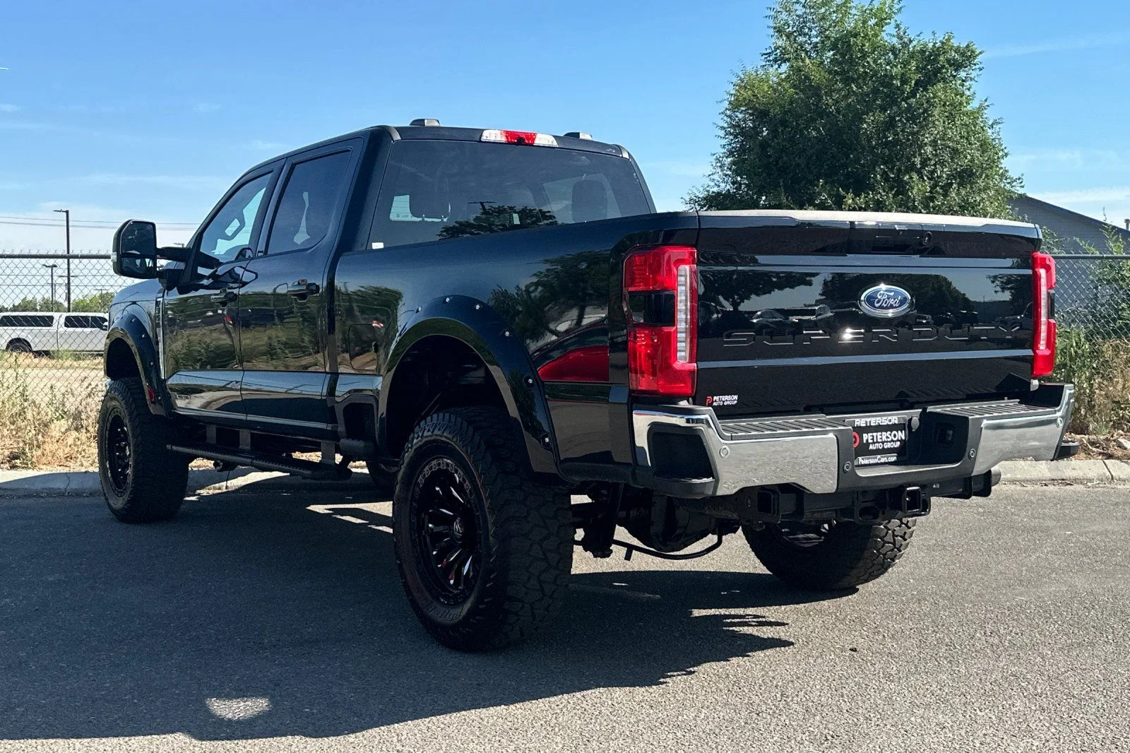 Used 2025  Ford Lariat image 6
