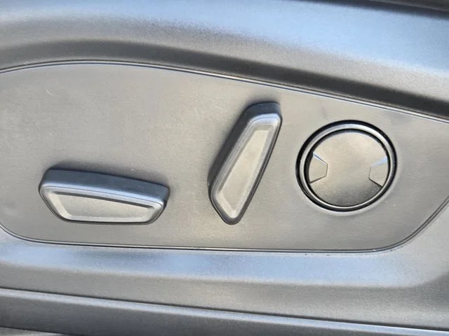 New 2026 Space White Metallic Ford ST-Line image 25