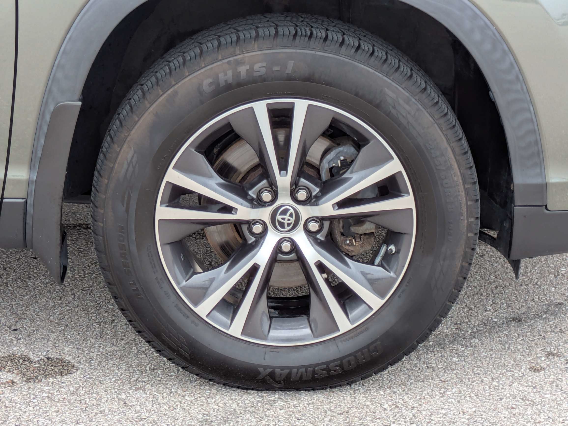 Used 2019 Alumina Jade Metallic Toyota LE image 11