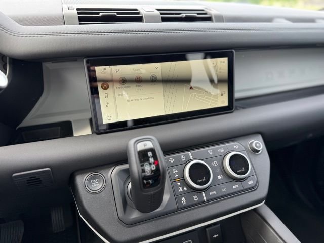 2024 Land Rover Defender S - Photo 16