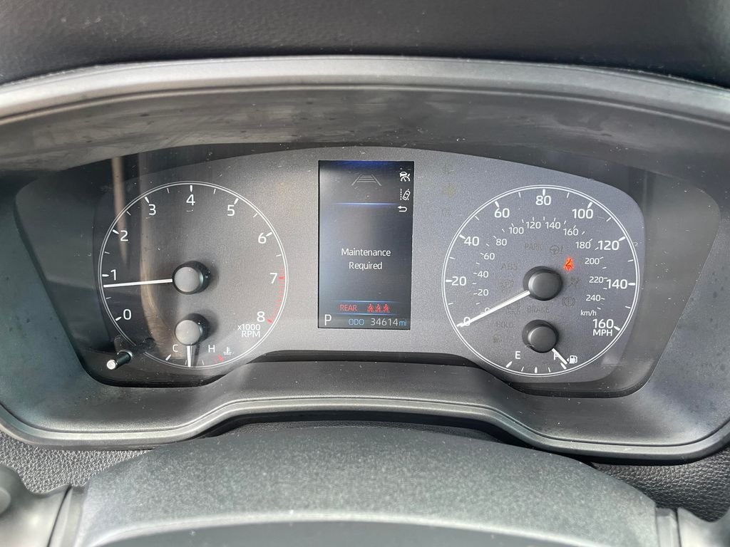 Used 2023 Silver Toyota LE image 22