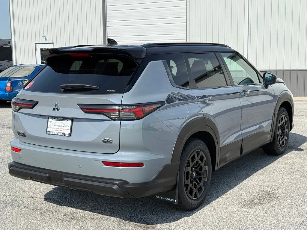 New 2026 Gray Mitsubishi Trail Edition image 7
