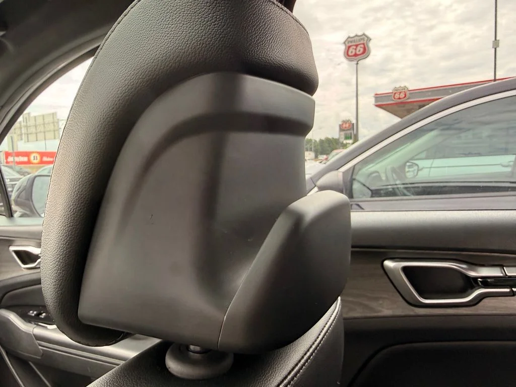 Used 2024 Glacial White Pearl Kia X-Line image 34